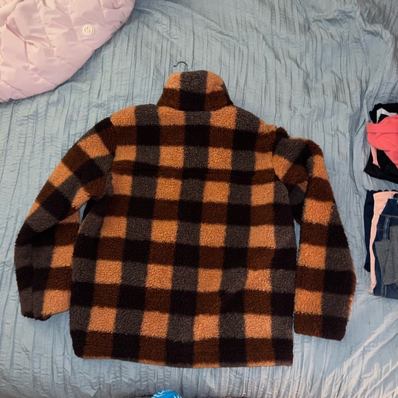 Woman’s Columbia Sherpa Jacket. Size XL - Picture 2 of 4